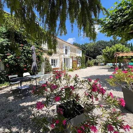Mas 19e Entierement Climatise Avec Piscine A Usage Exclusif *